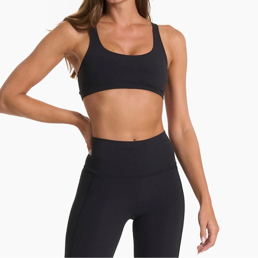 NWT Vuori Yosemite Bra - Black